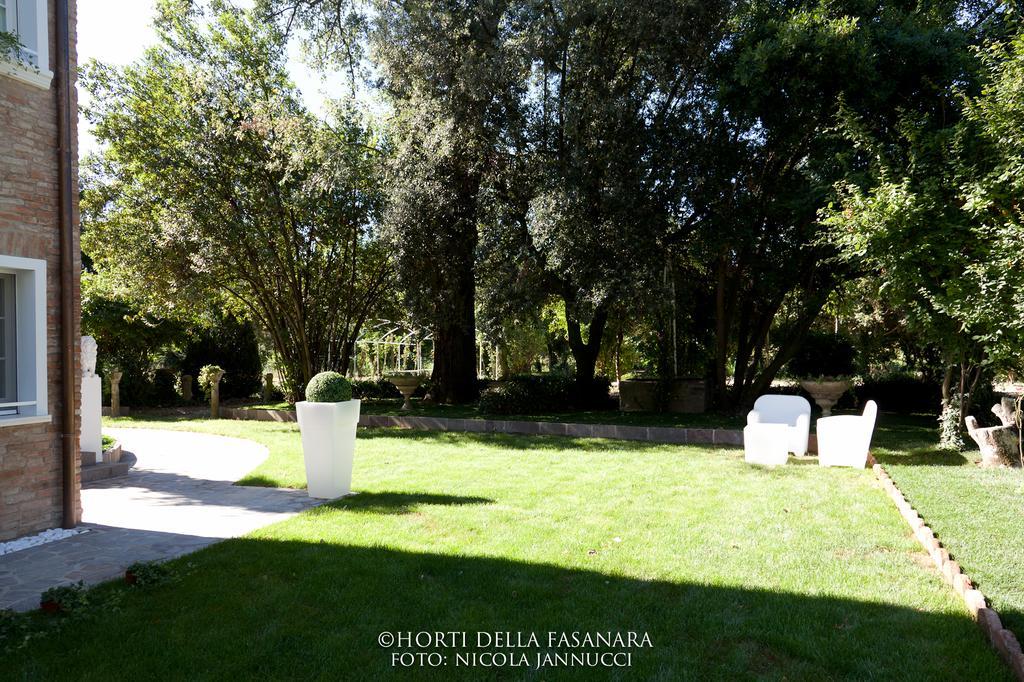 Horti Della Fasanara Guest House แฟร์รารา ภายนอก รูปภาพ