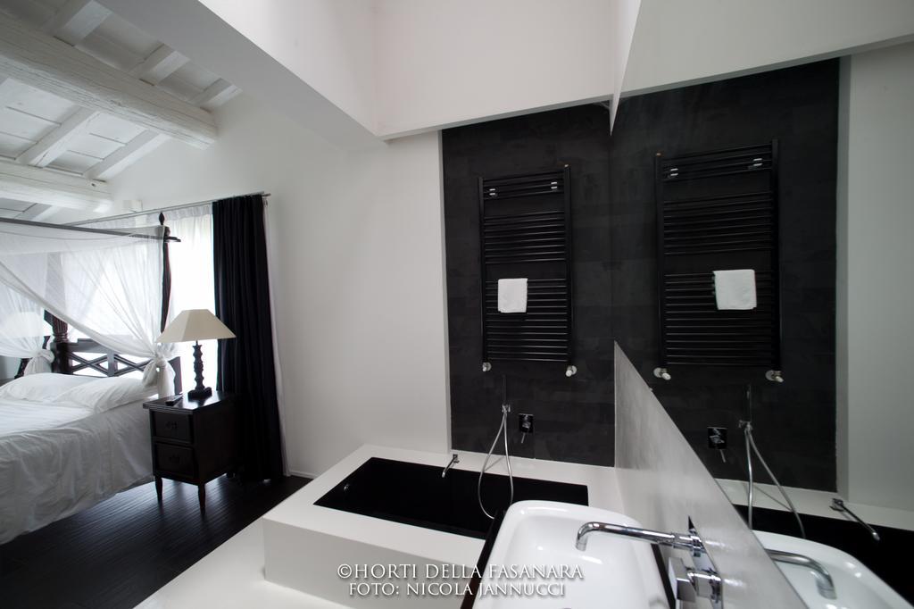 Horti Della Fasanara Guest House แฟร์รารา ภายนอก รูปภาพ