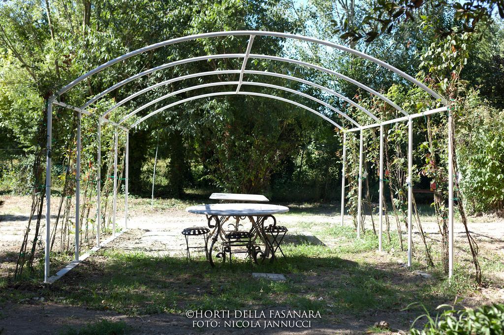 Horti Della Fasanara Guest House แฟร์รารา ภายนอก รูปภาพ